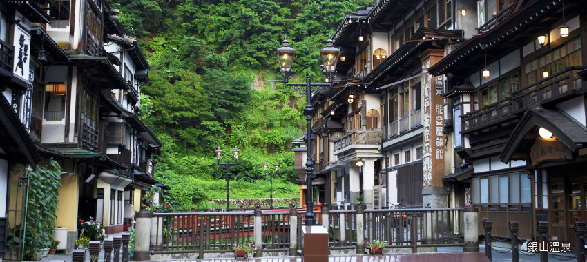 銀山溫泉街